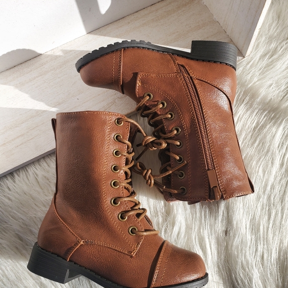 ❗️Restock❗️Tan Combat Boots - Picture 2 of 4